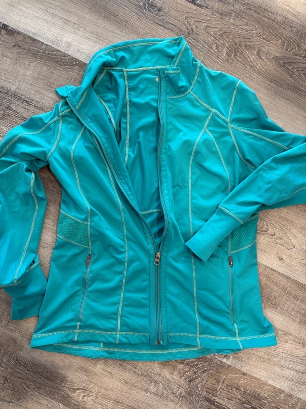 Tangerine aqua 
Athletic Zip-Up Jacket sz l